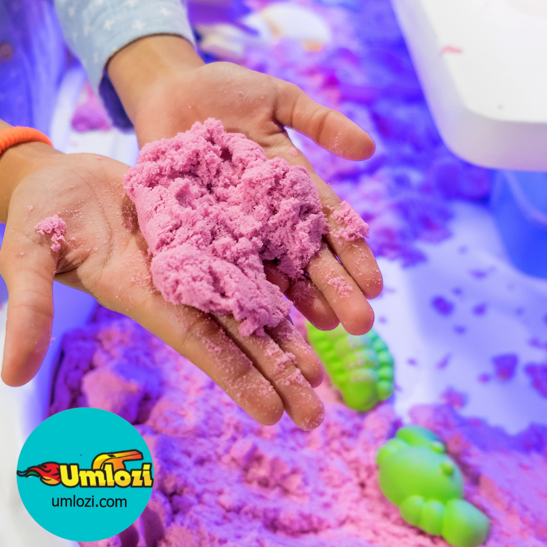 wow, wowtub, Kinetic sand, child playing with wowtub Kinetic sand image