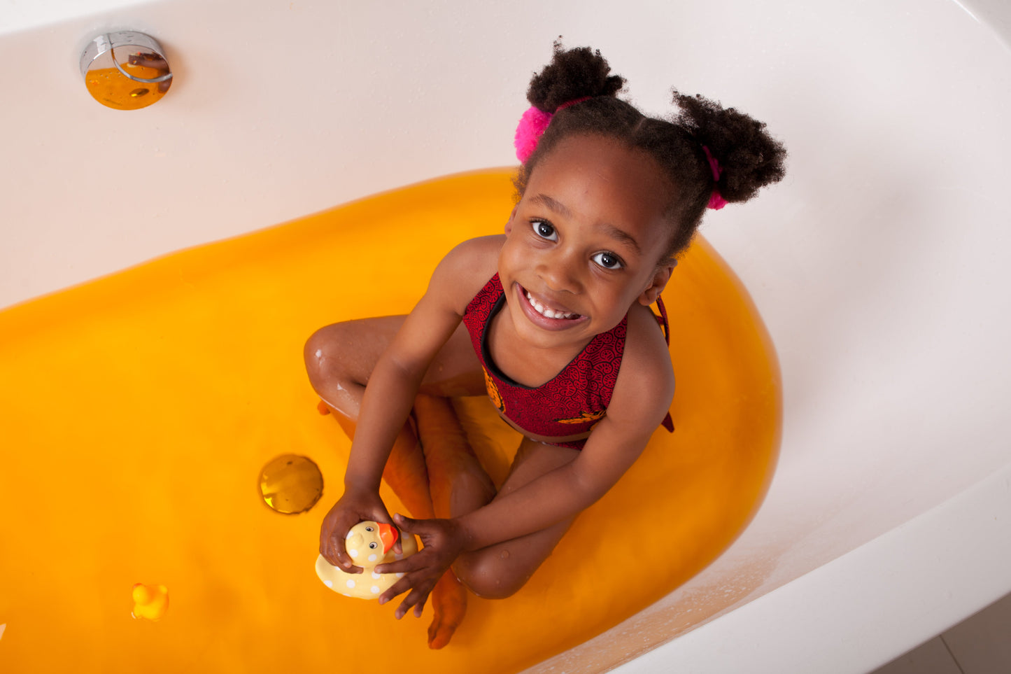 bath bomb, fizzles, lifestyle image orange