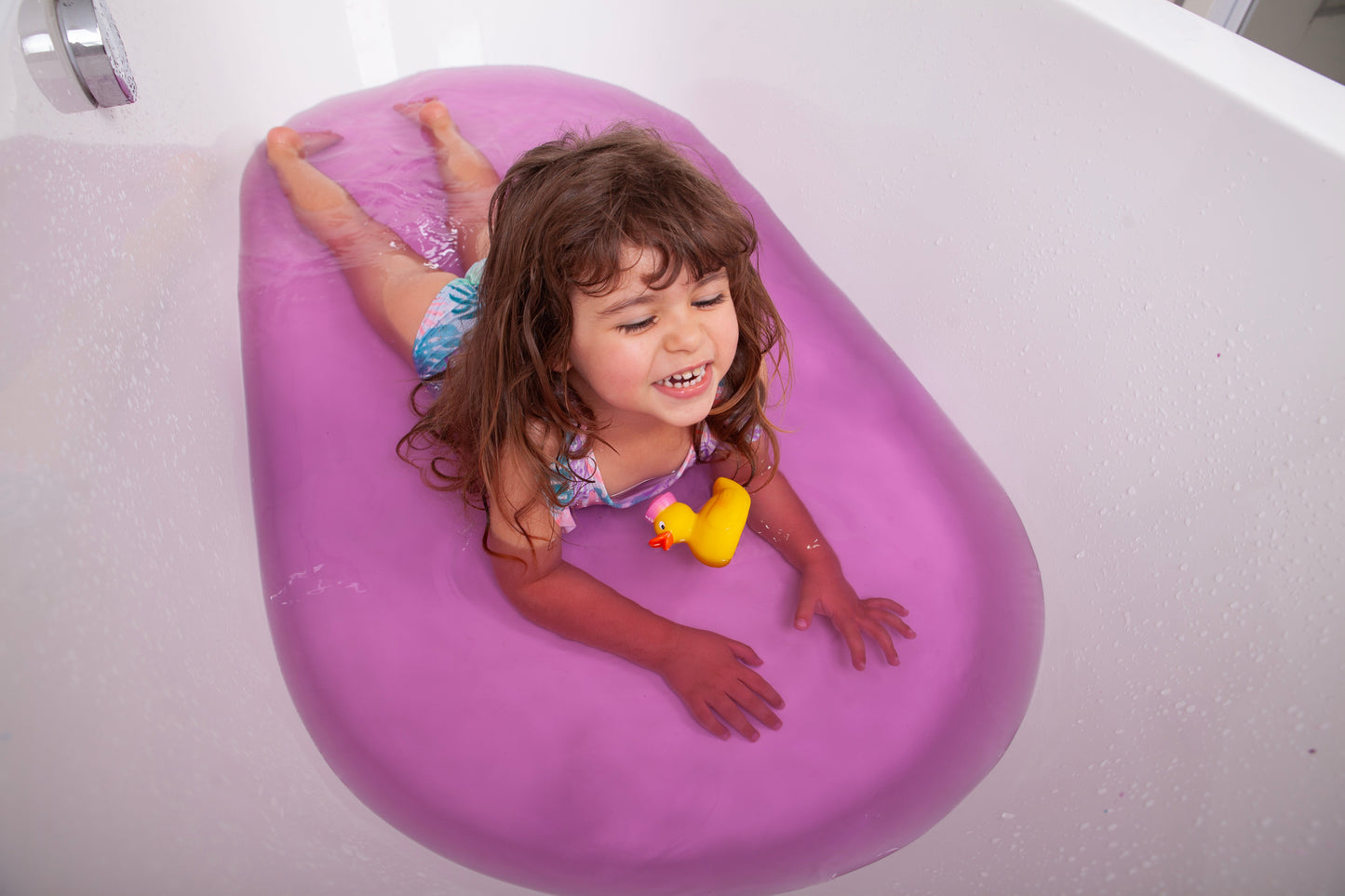 bath bomb, fizzles, lifestyle image purple