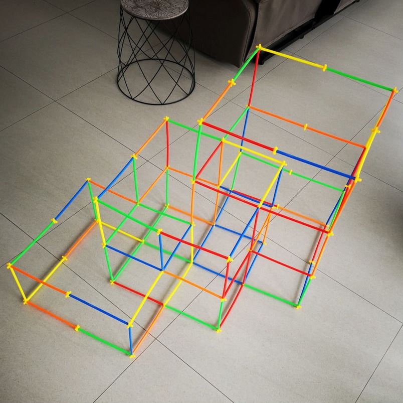 Plastic Straws and Connectors Building Construction Set - 200 Pieces
